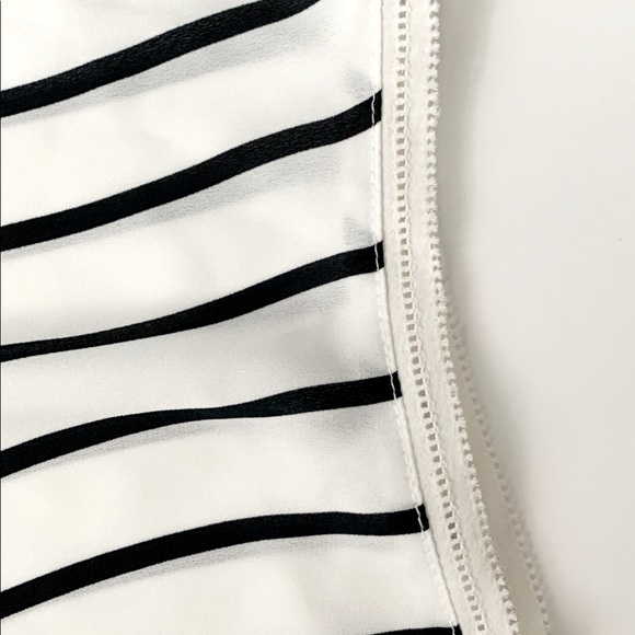 Banana Republic Blouse Medium Size Women’s Top - Picture 4 of 6